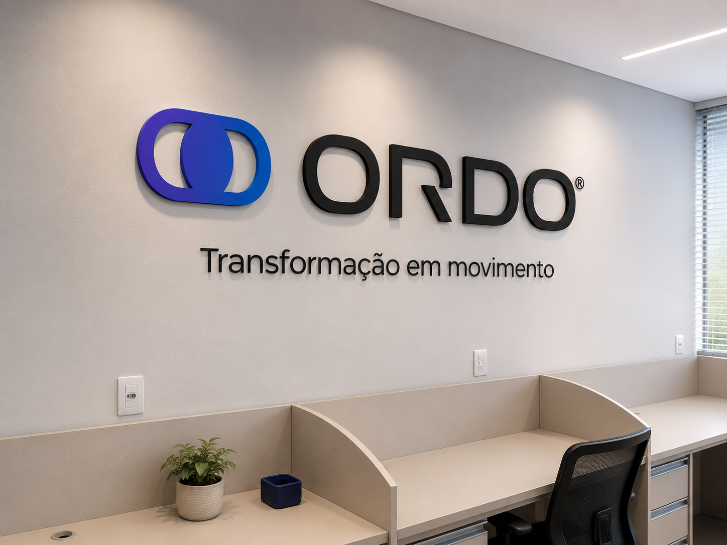 Logo em PVC de 10 mm aplicada em escritório